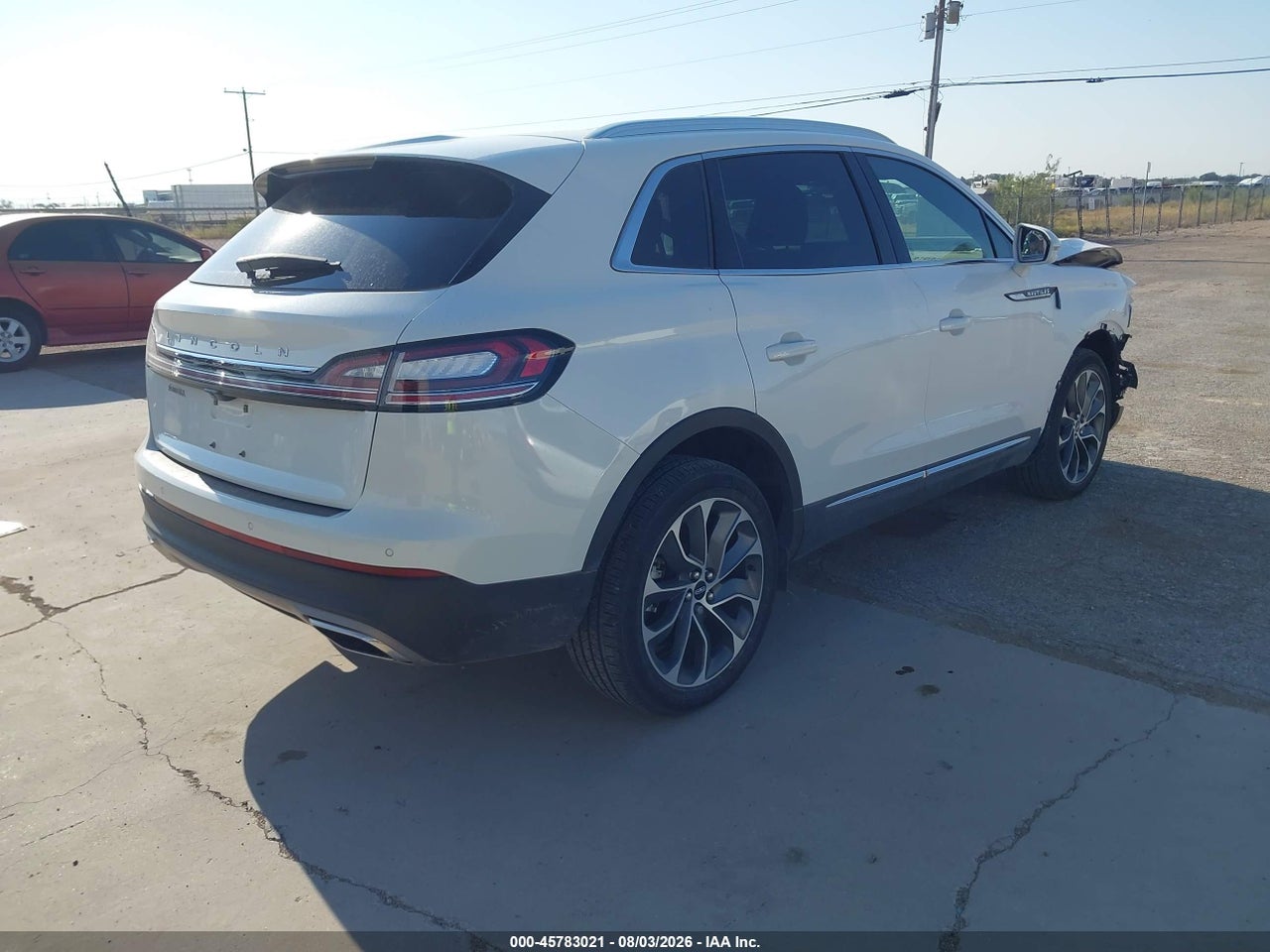 2023 LINCOLN NAUTILUS RESERVE · 4/11