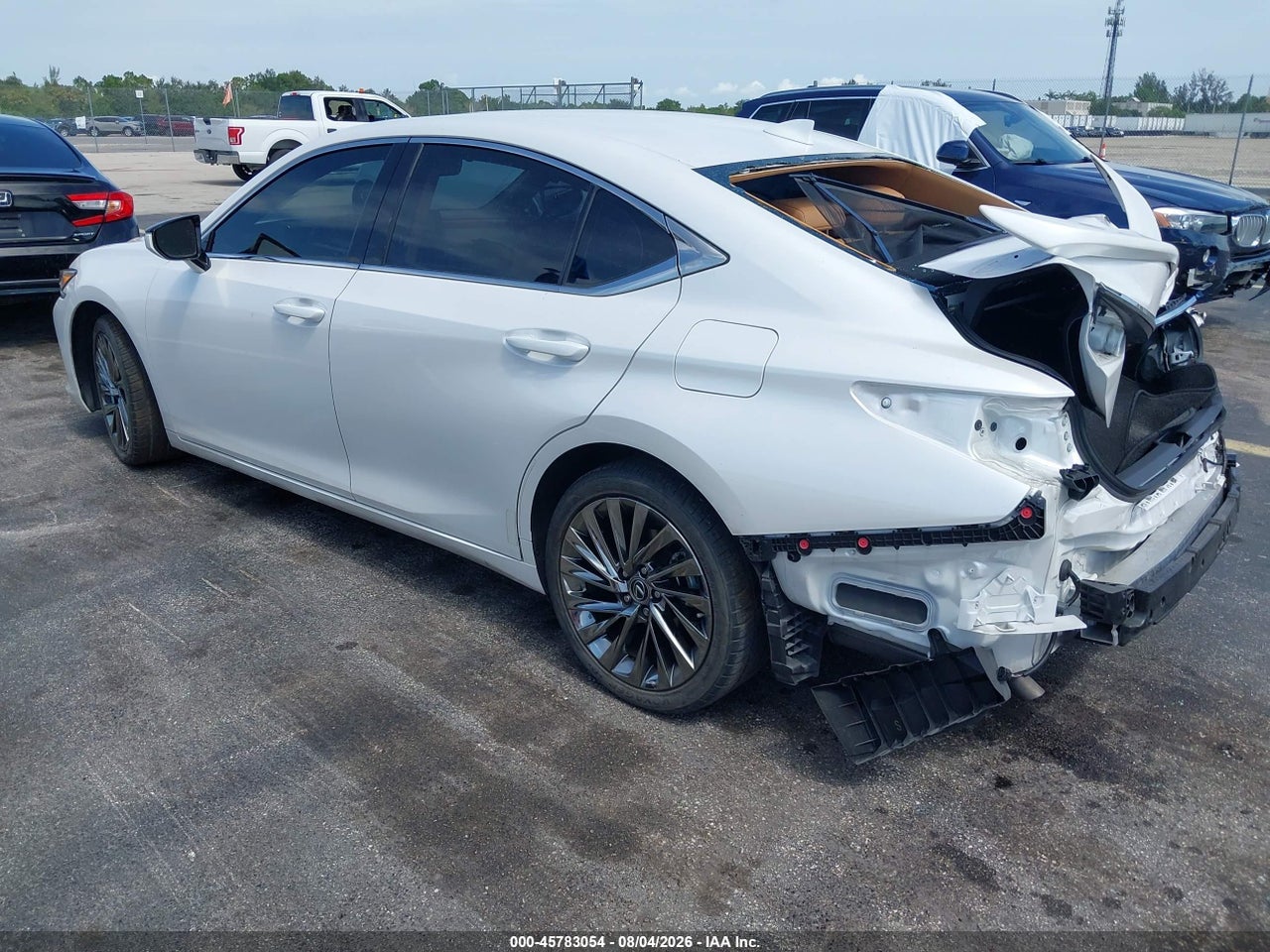 2025 LEXUS ES 300H ULTRA LUXURY · 3/11