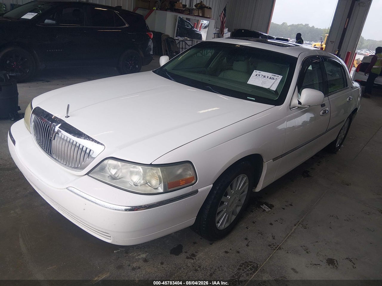 2005 LINCOLN TOWN CAR SIGNATURE LIMITED · 2/11