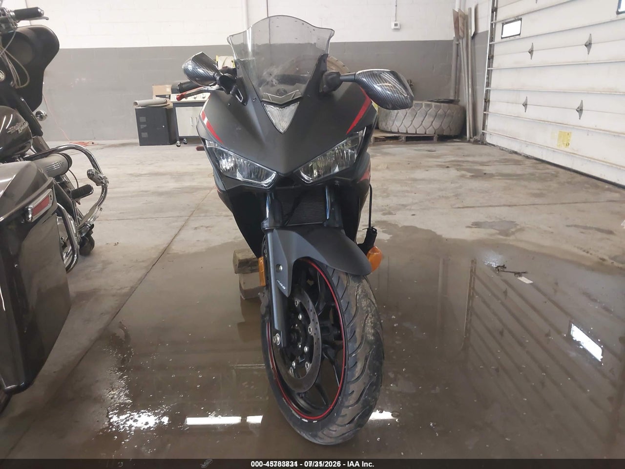 2017 YAMAHA YZFR3 A · 5/11