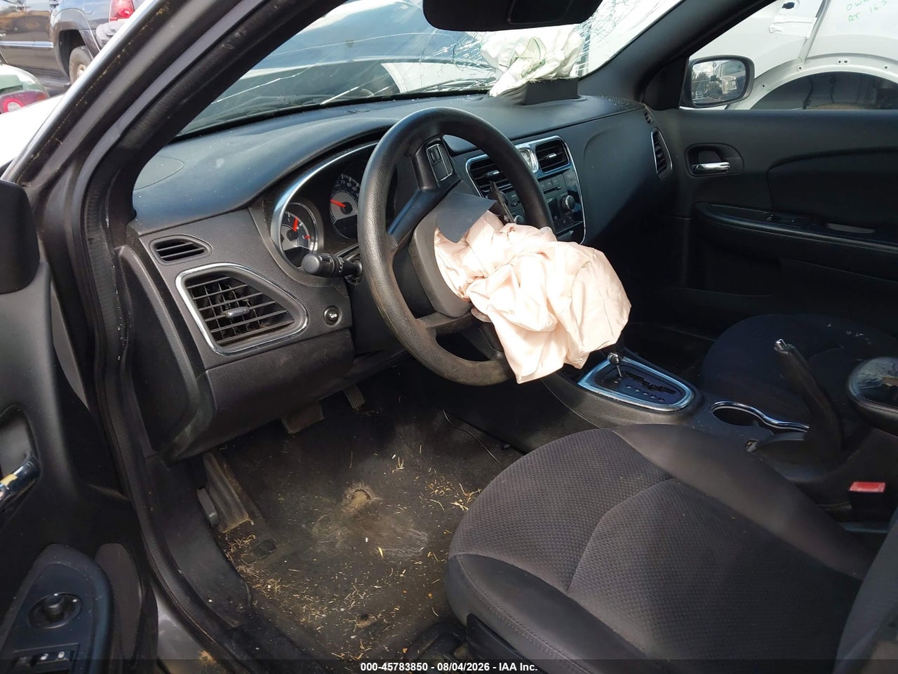 2013 CHRYSLER 200 LX · 5/10