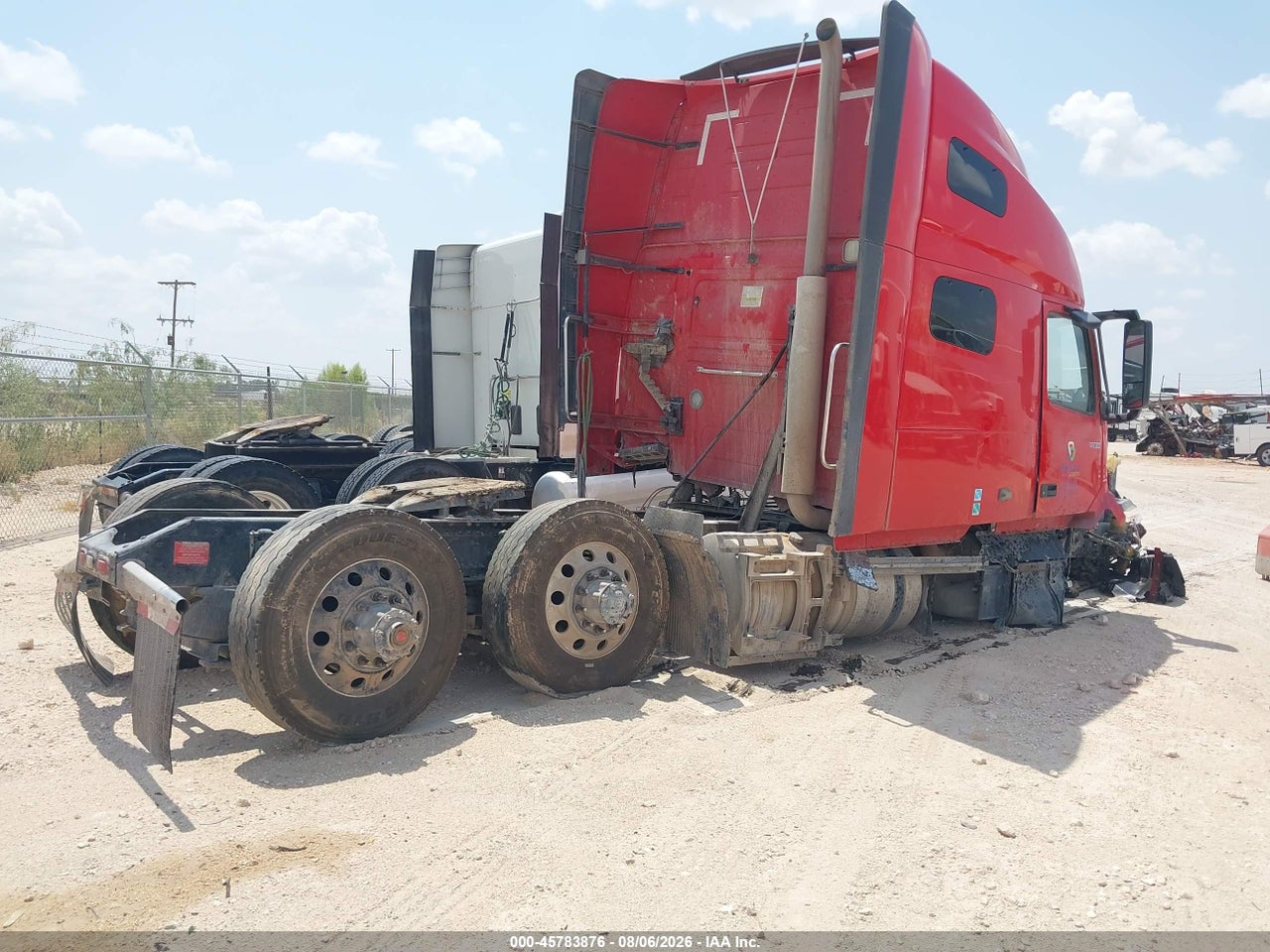 2020 VOLVO VNL   · 4/4