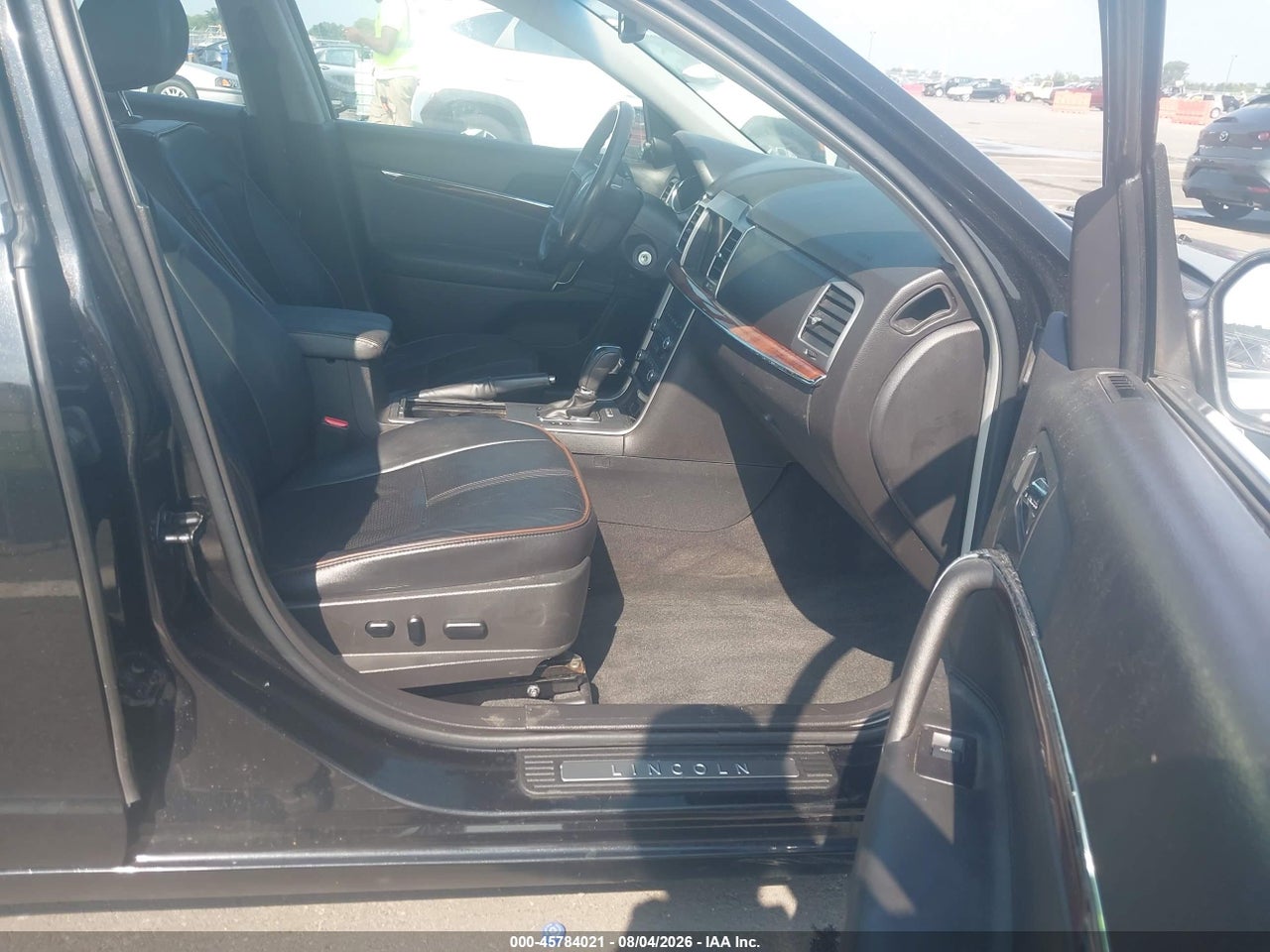 2011 LINCOLN MKZ · 5/11