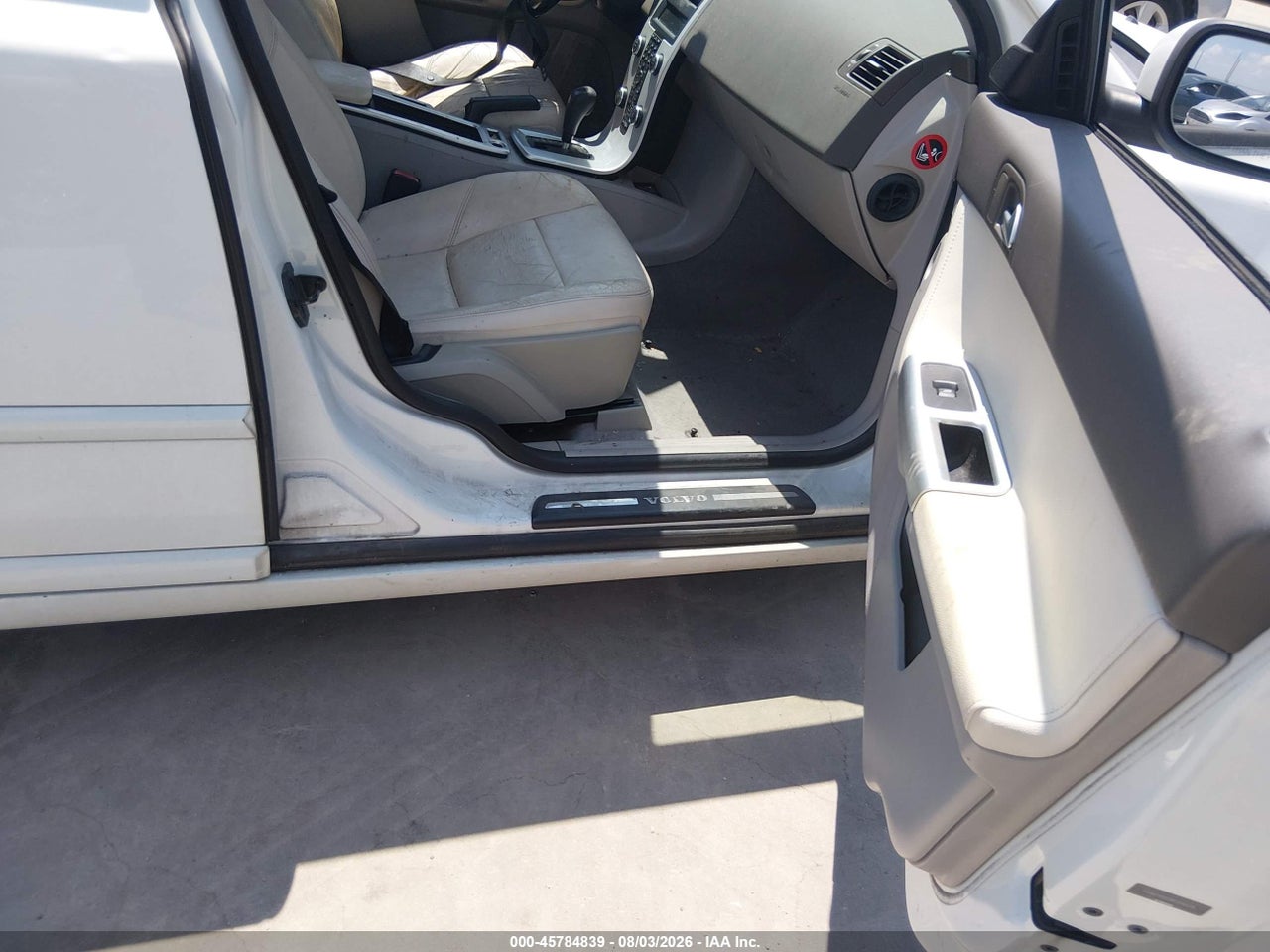 2011 VOLVO S40 R-DESIGN/T5 (FLEET ONLY)/T5 (RETAIL ONLY) · 5/11