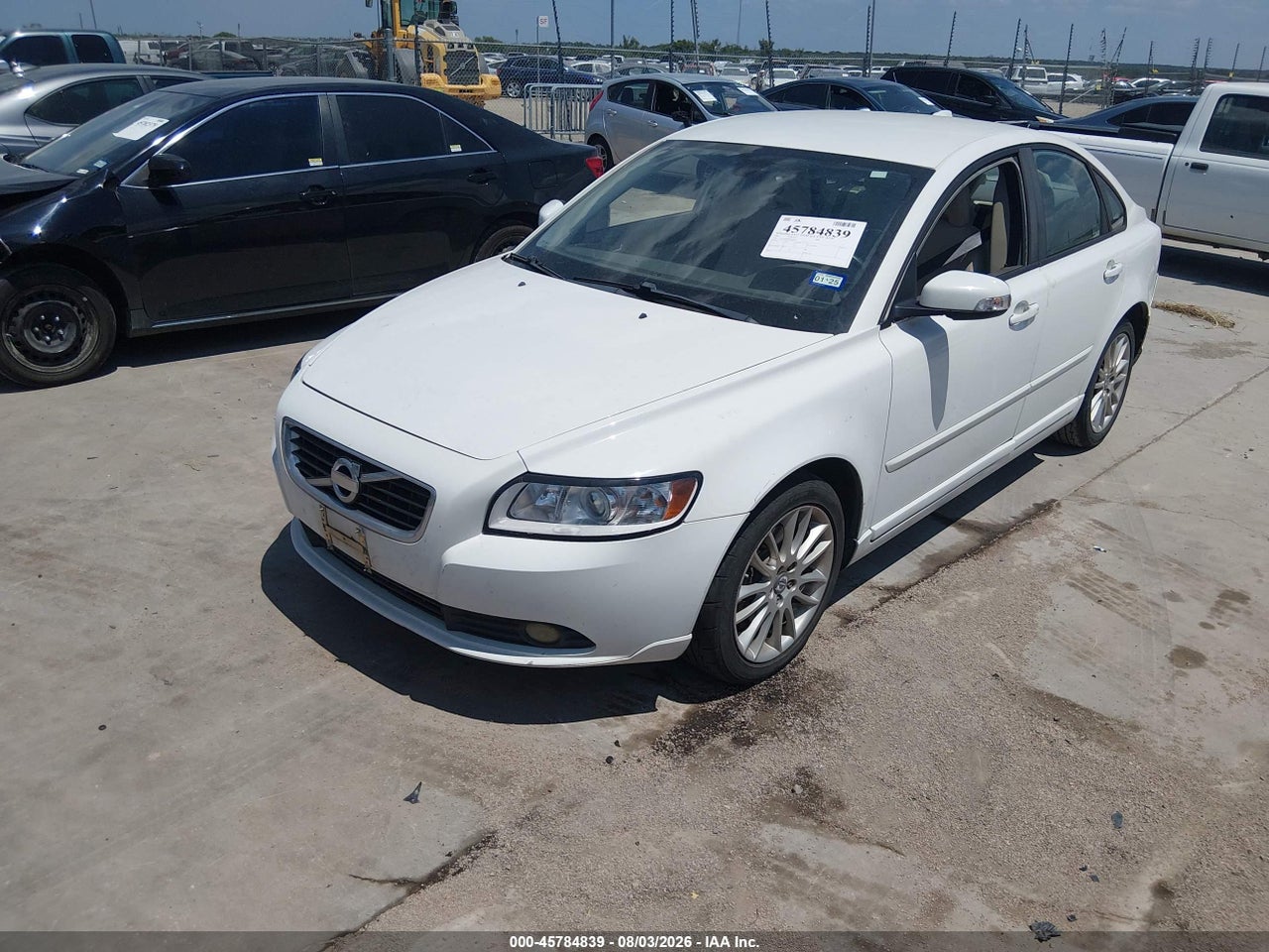 2011 VOLVO S40 R-DESIGN/T5 (FLEET ONLY)/T5 (RETAIL ONLY) · 2/11