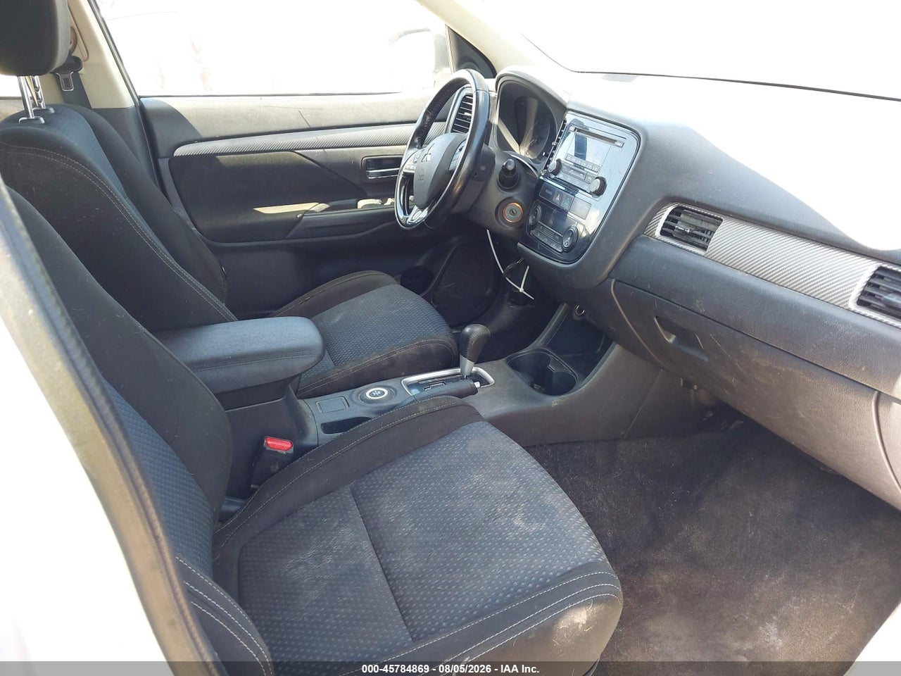 2016 MITSUBISHI OUTLANDER ES · 5/11
