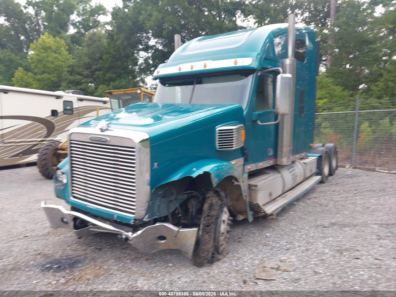 2020 FREIGHTLINER M2 106 · 2/4