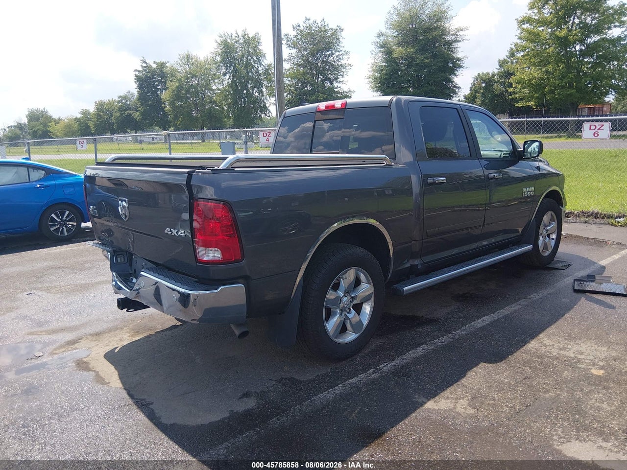 2017 RAM 1500 SLT · 4/11