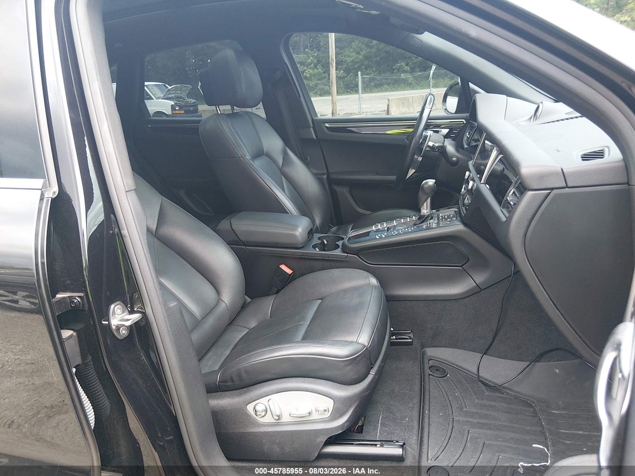 2020 PORSCHE MACAN   · 5/11