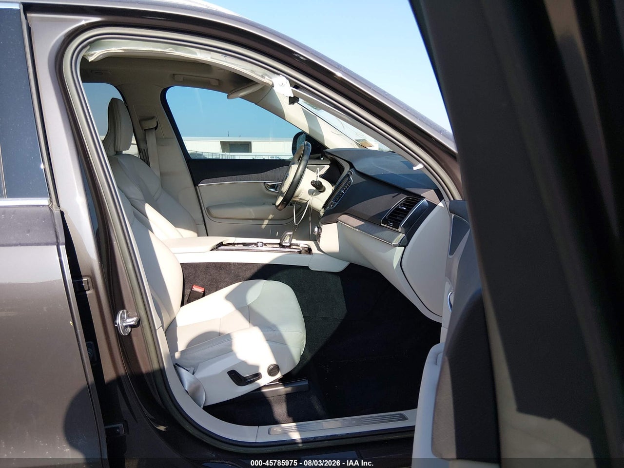 2023 VOLVO XC90 B6 PLUS 7-SEATER · 5/11