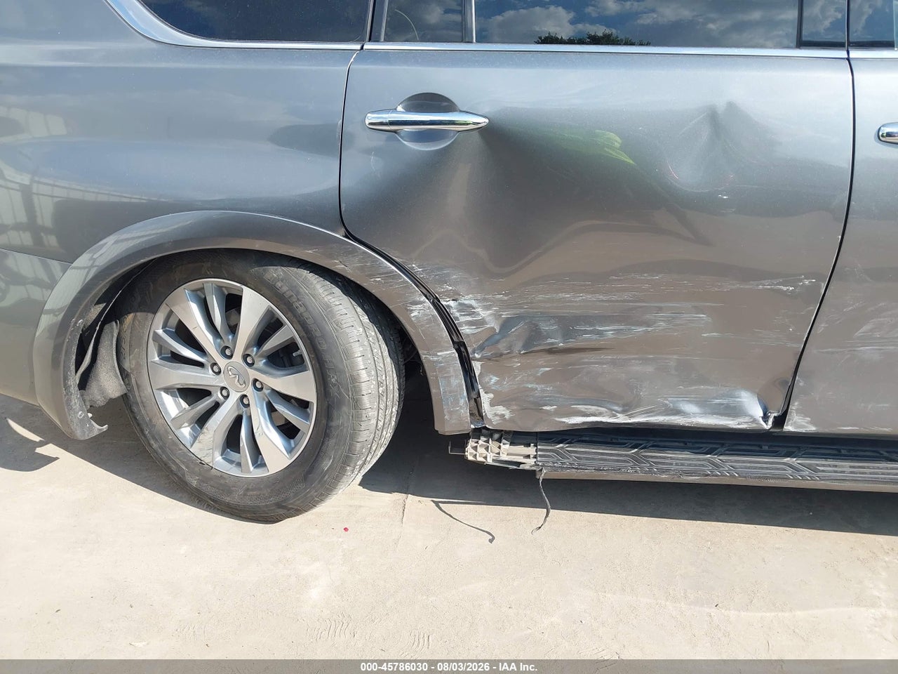 2015 INFINITI QX80 · 6/11