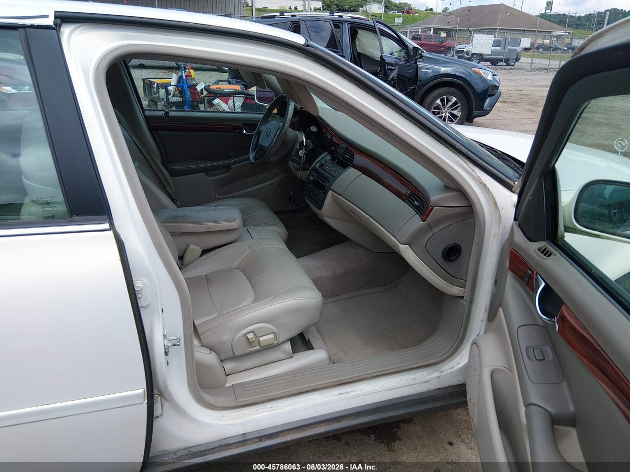 2005 CADILLAC DEVILLE LIVERY PKG · 5/11