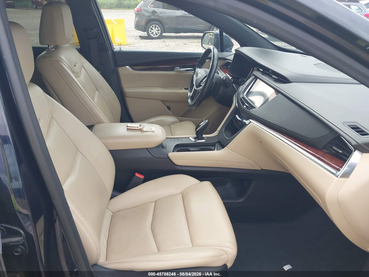 2017 CADILLAC XT5 LUXURY · 5/11