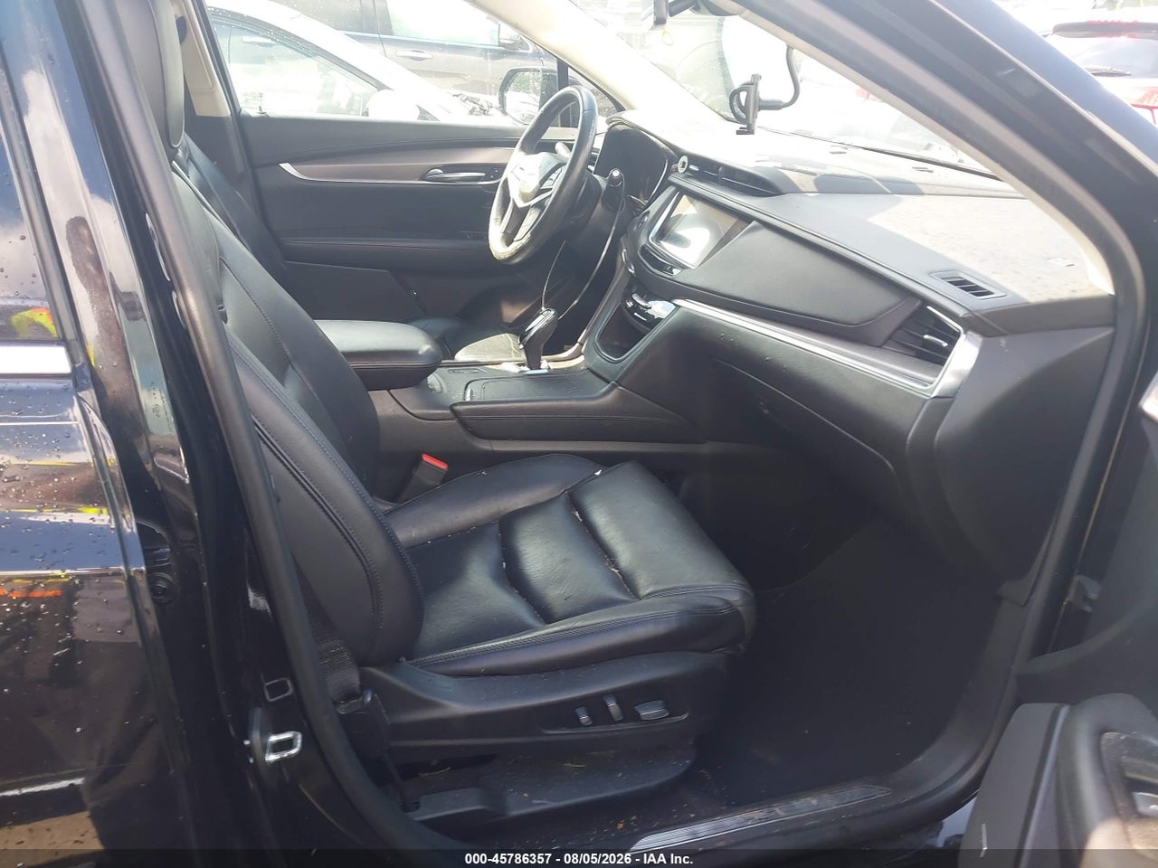 2017 CADILLAC XT5 LUXURY · 5/11