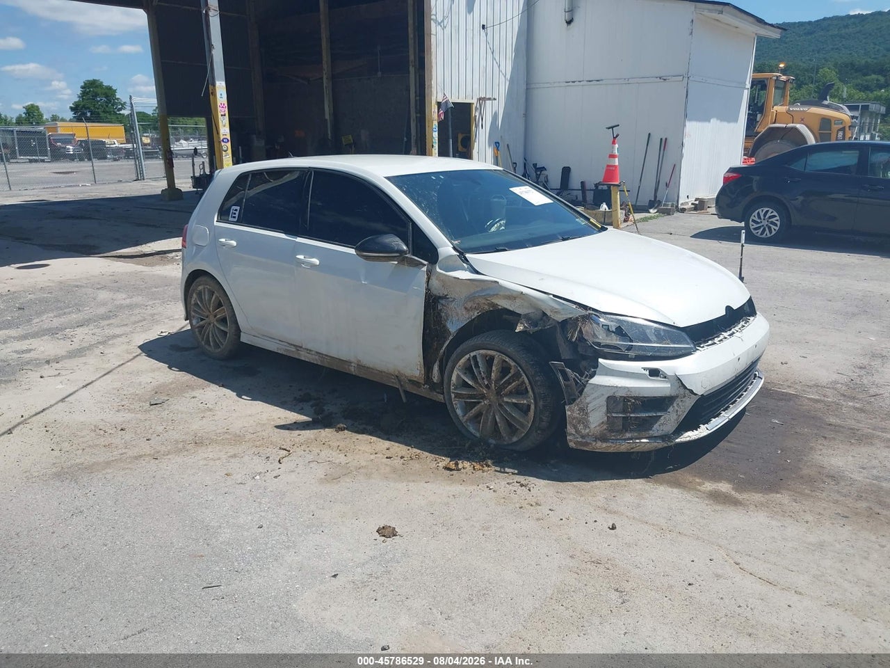 WVWUF7AU2GW****** · 2016 VOLKSWAGEN GOLF R 4-DOOR
