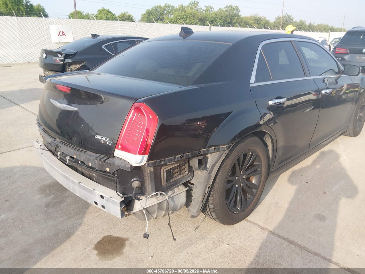 2016 CHRYSLER 300C · 4/11