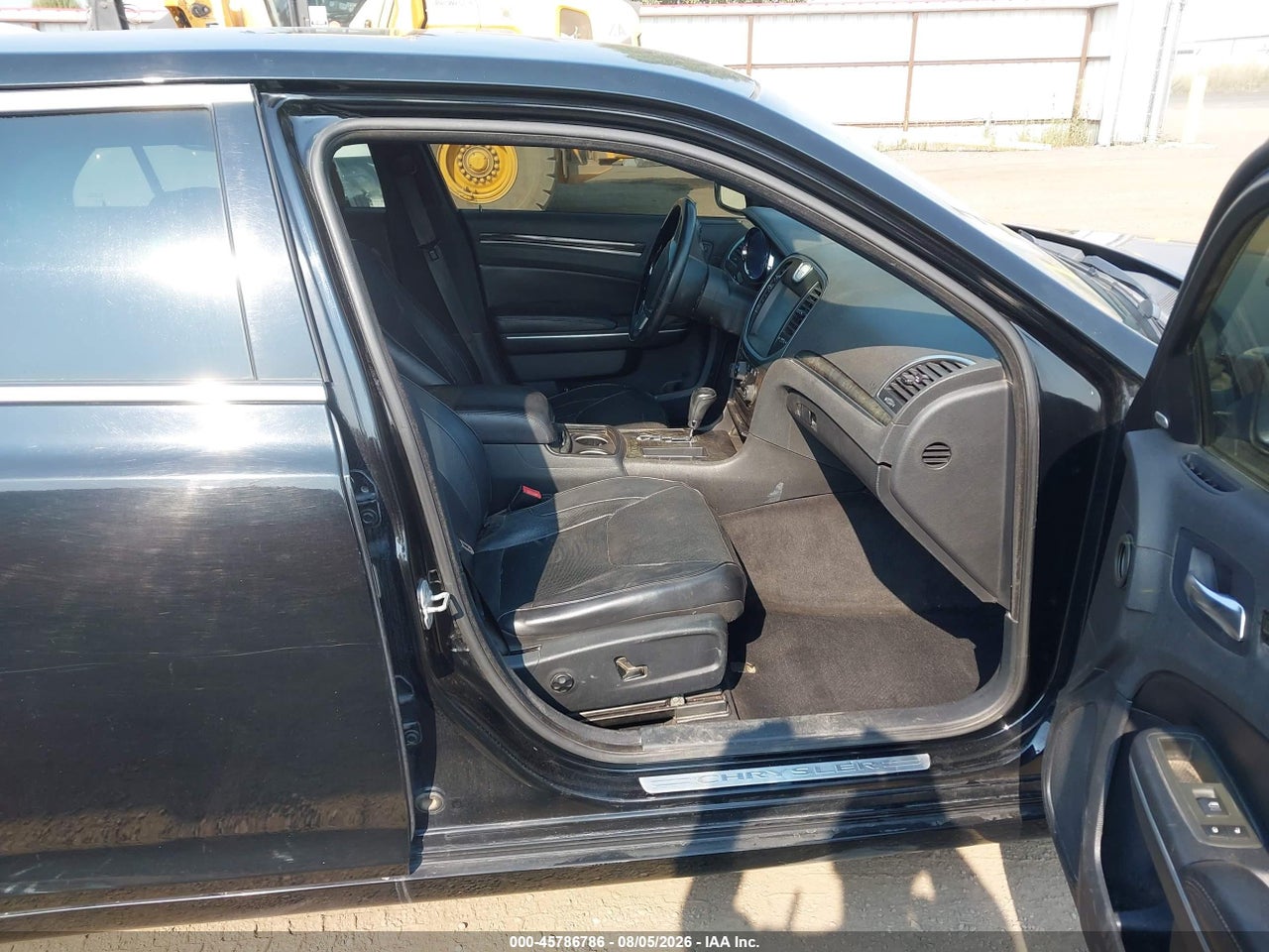 2012 CHRYSLER 300C · 5/11