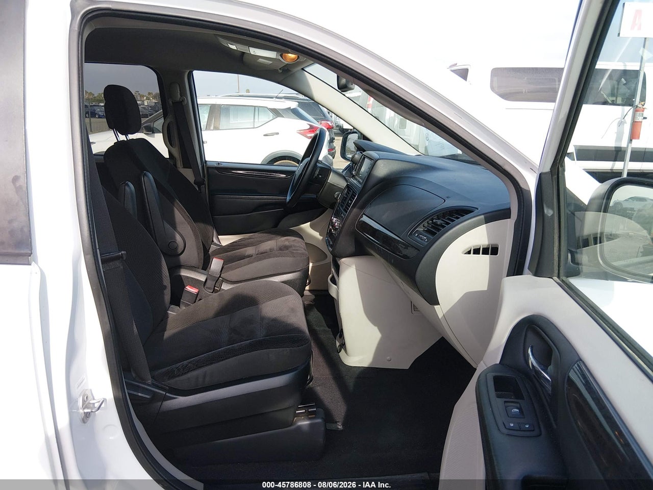 2018 DODGE GRAND CARAVAN SE · 5/11