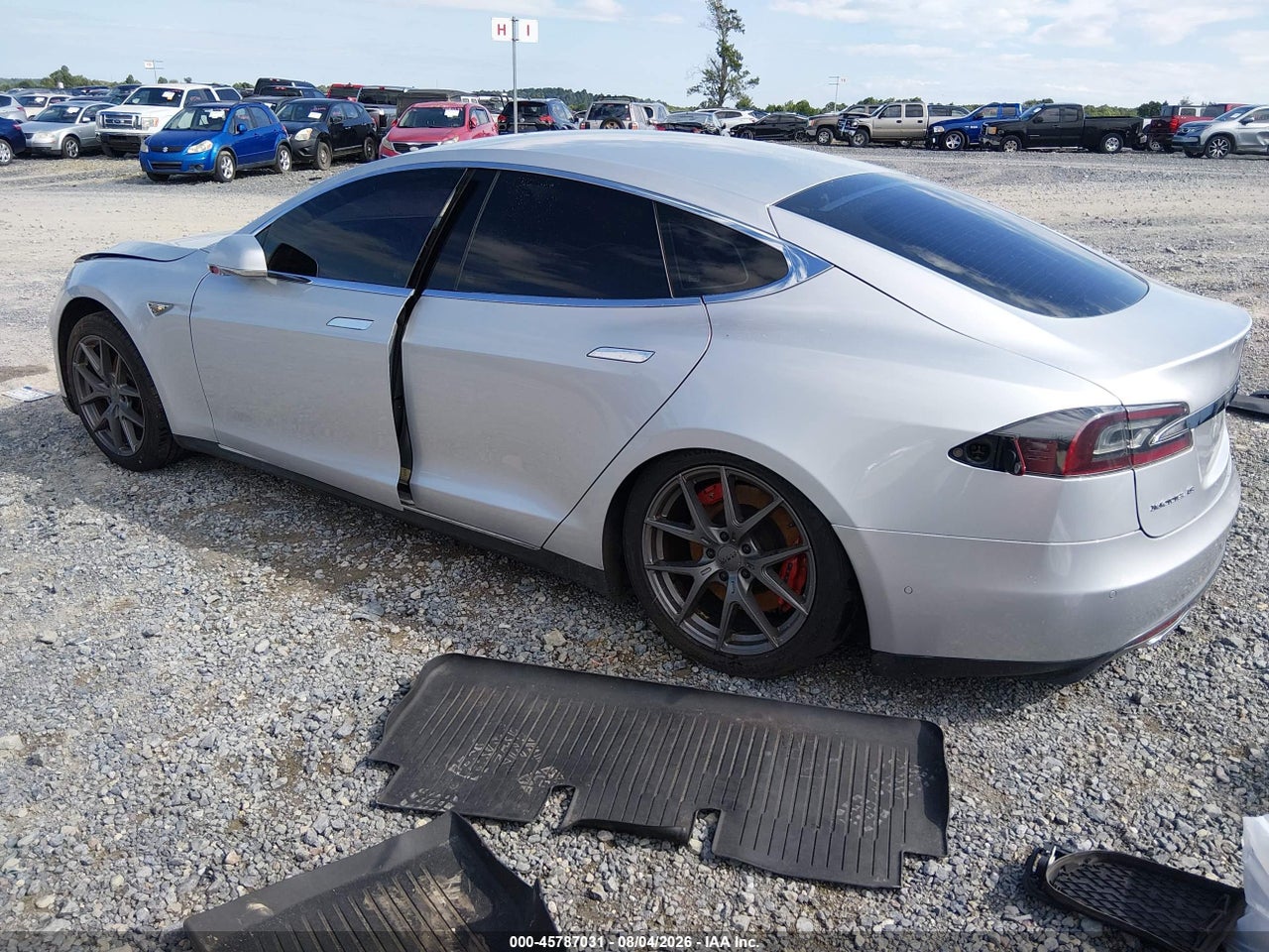2015 TESLA MODEL S 60/70/85 · 3/10