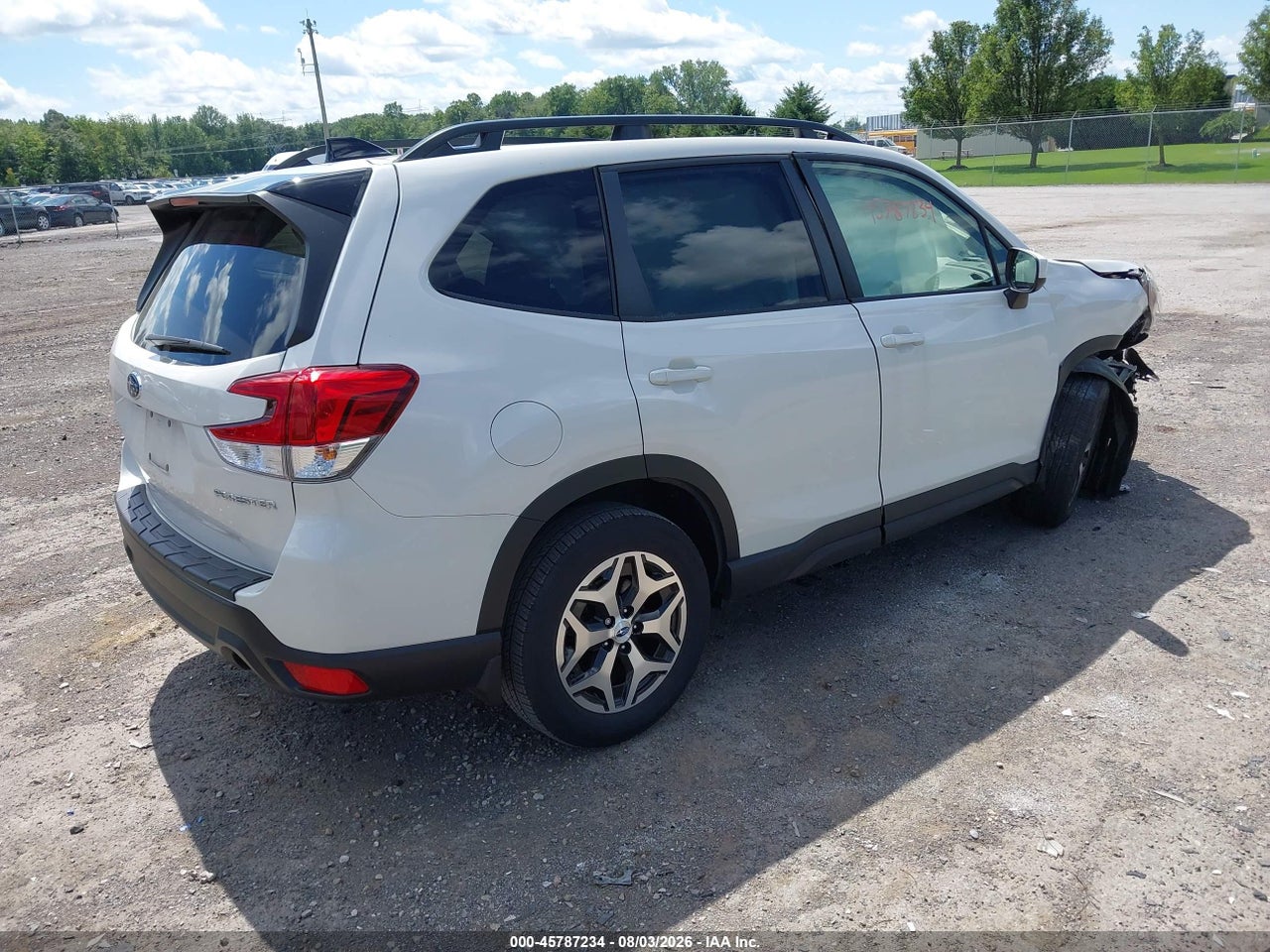 2024 SUBARU FORESTER PREMIUM · 4/11