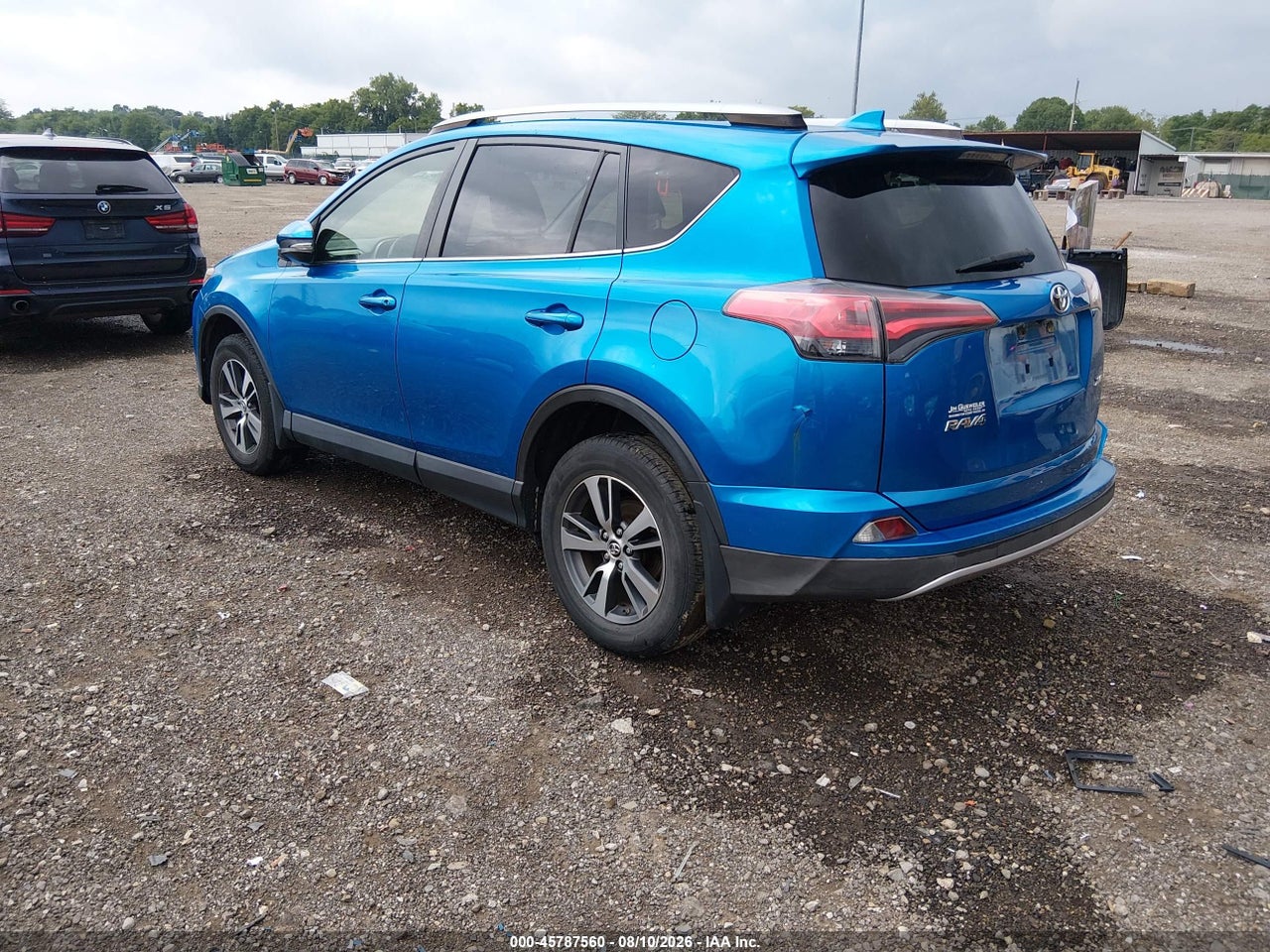2018 TOYOTA RAV4 XLE · 3/11