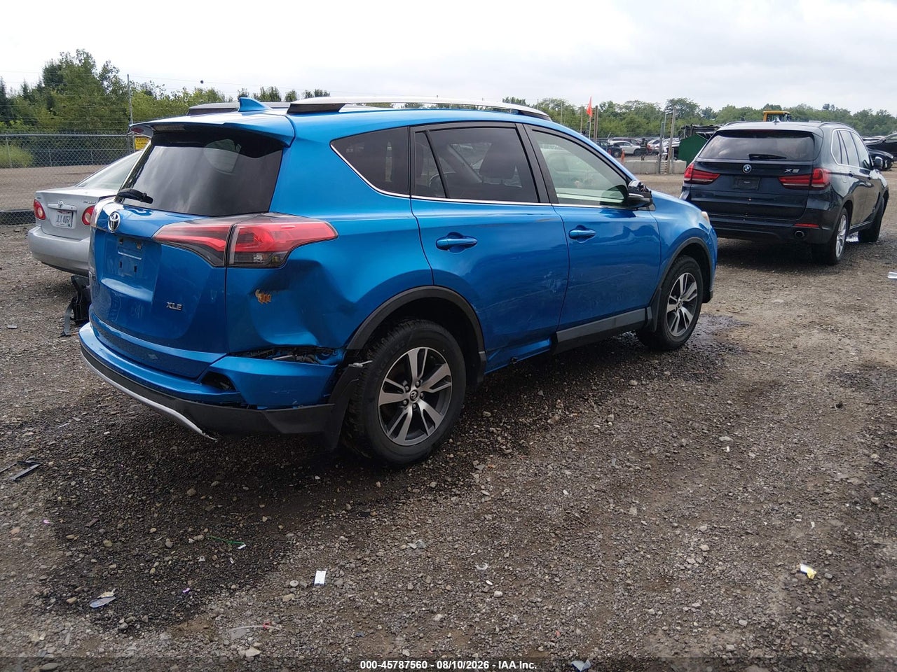 2018 TOYOTA RAV4 XLE · 4/11