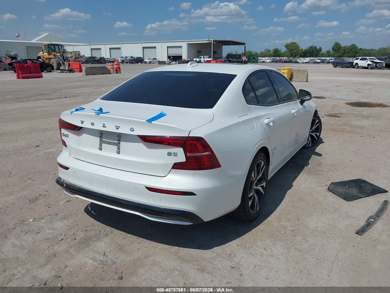 2024 VOLVO S60 B5 CORE DARK THEME · 4/11