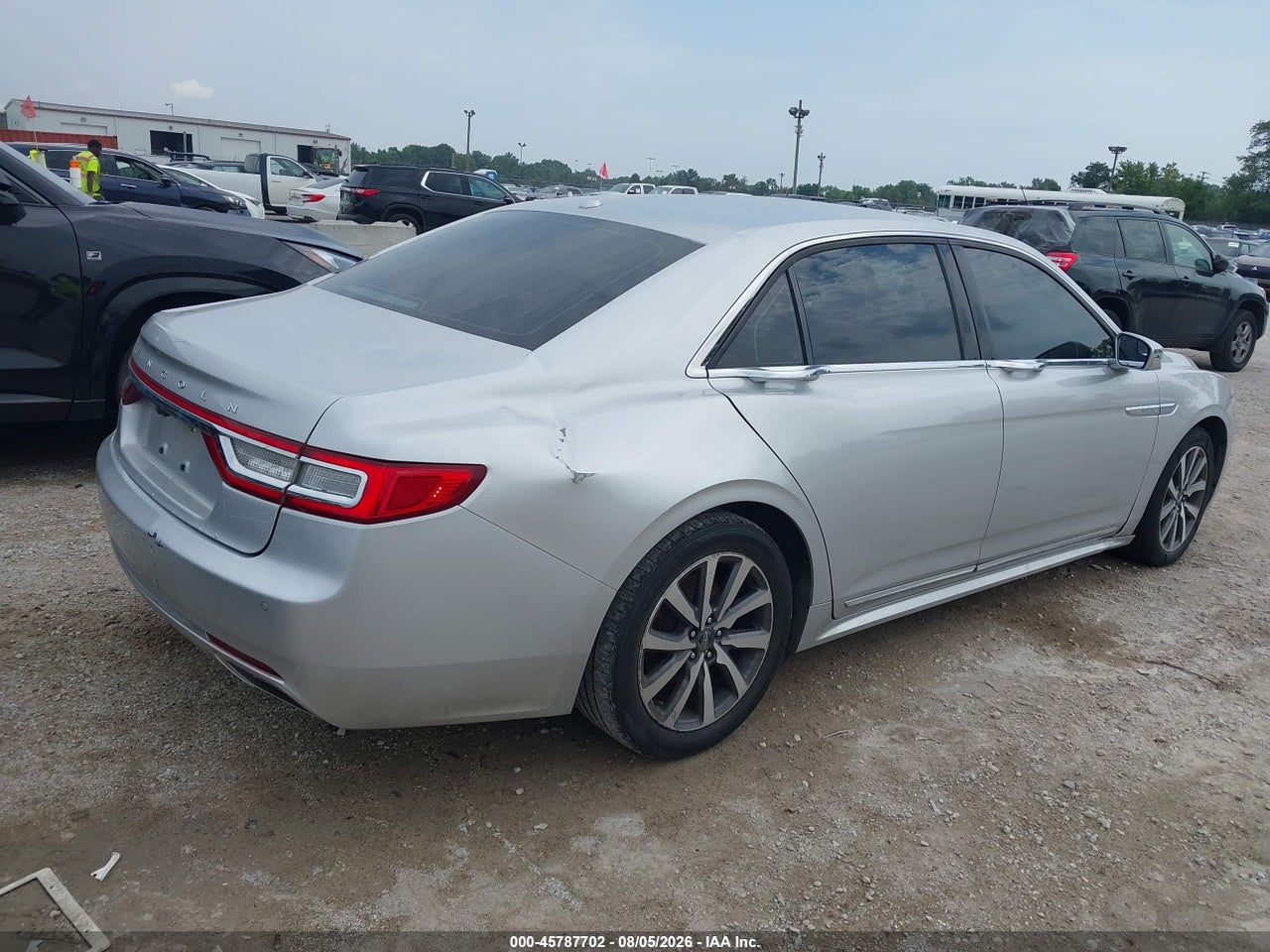 2017 LINCOLN CONTINENTAL PREMIERE · 4/11