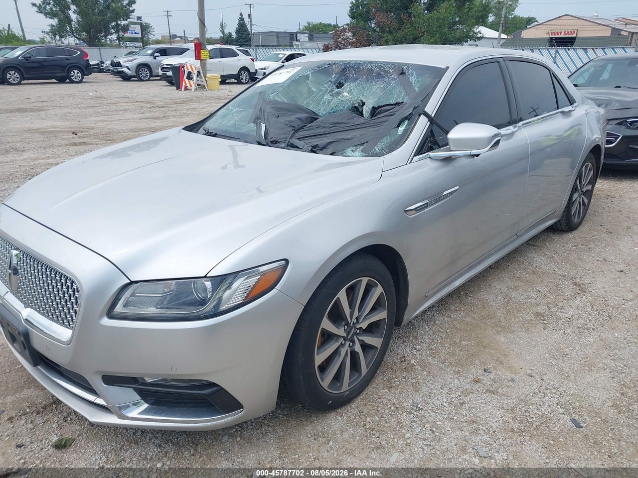 2017 LINCOLN CONTINENTAL PREMIERE · 2/11
