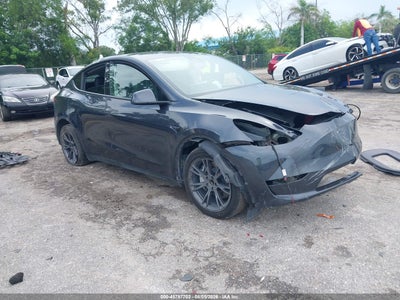 7SAYGDEDXSF****** · 2025 TESLA MODEL Y LONG RANGE DUAL MOTOR REAR-WHEEL DRIVE