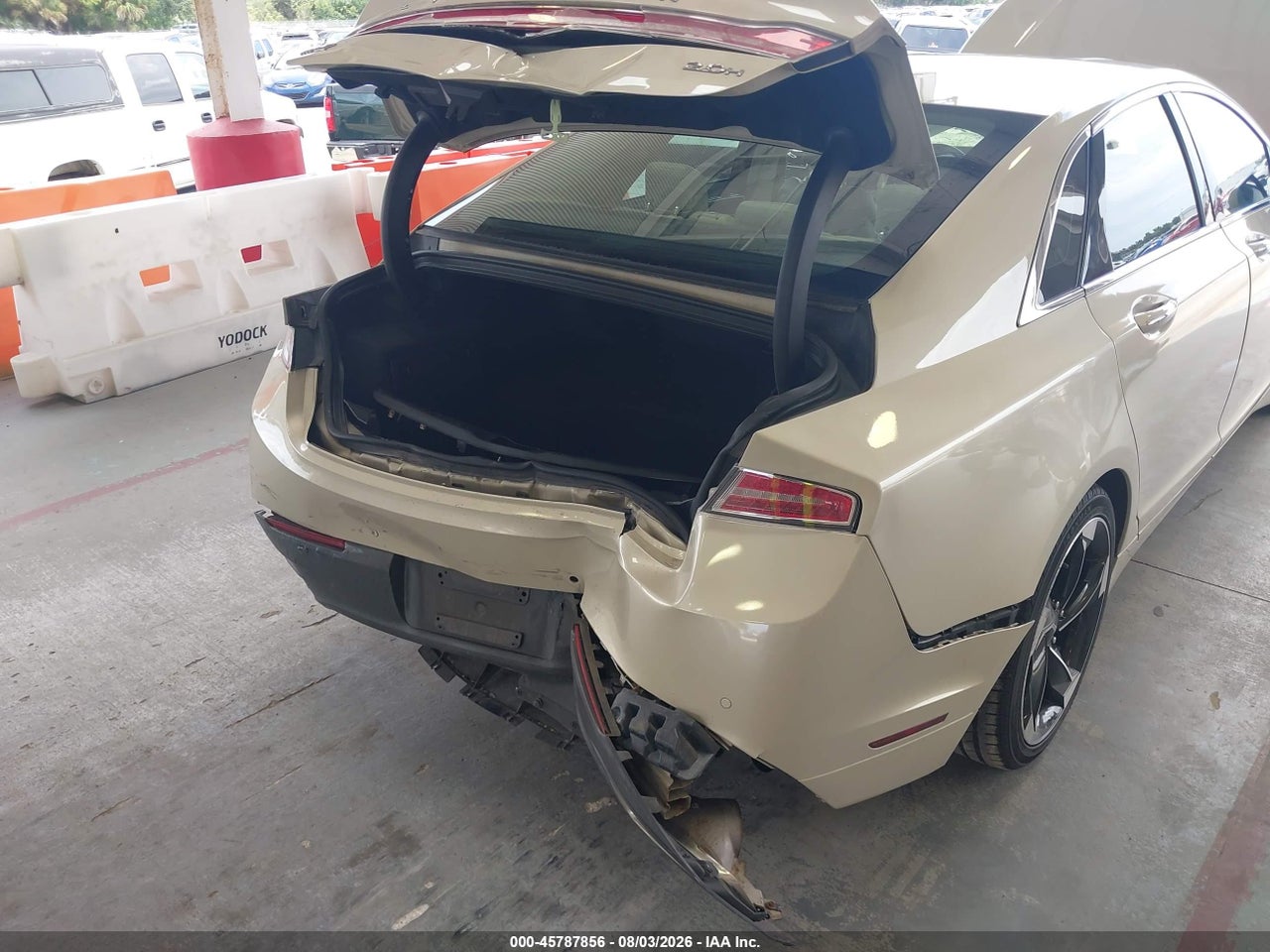 2016 LINCOLN MKZ HYBRID   · 6/11