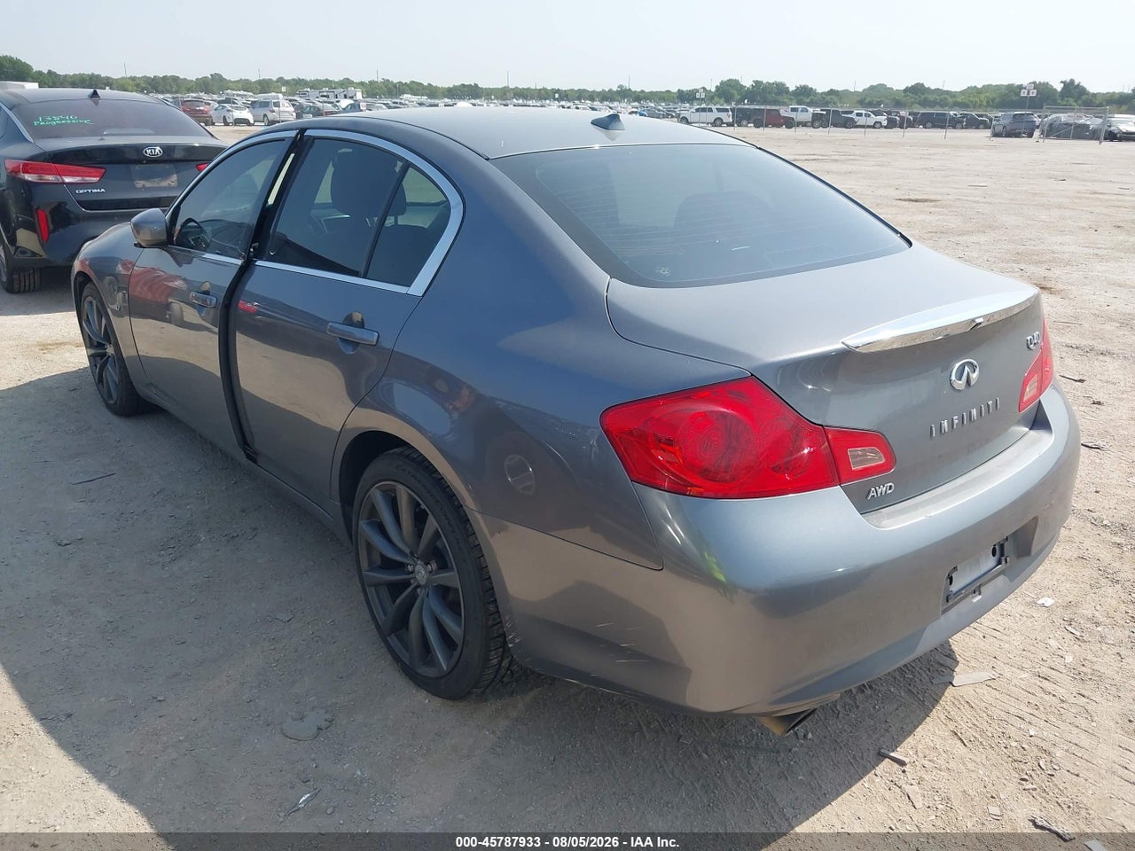 2015 INFINITI Q40 · 3/11
