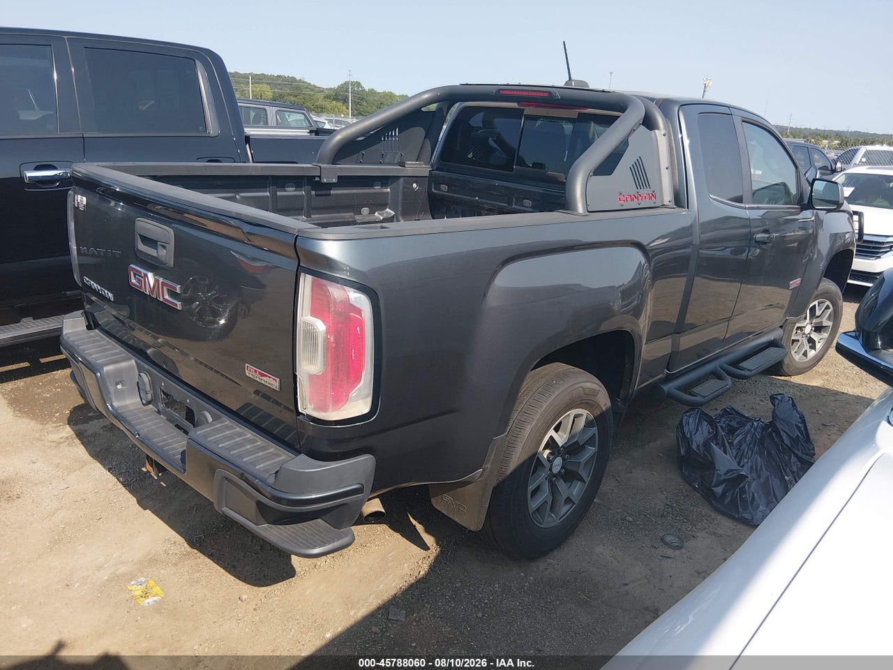 2016 GMC CANYON 4WD SLE · 4/11