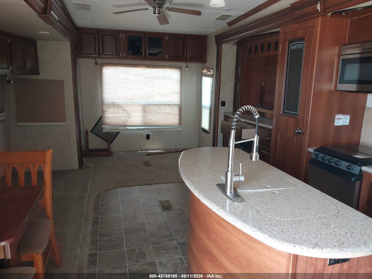 2016 FOREST RIVER SANIBEL 5TH WHEEL 40' · 5/11