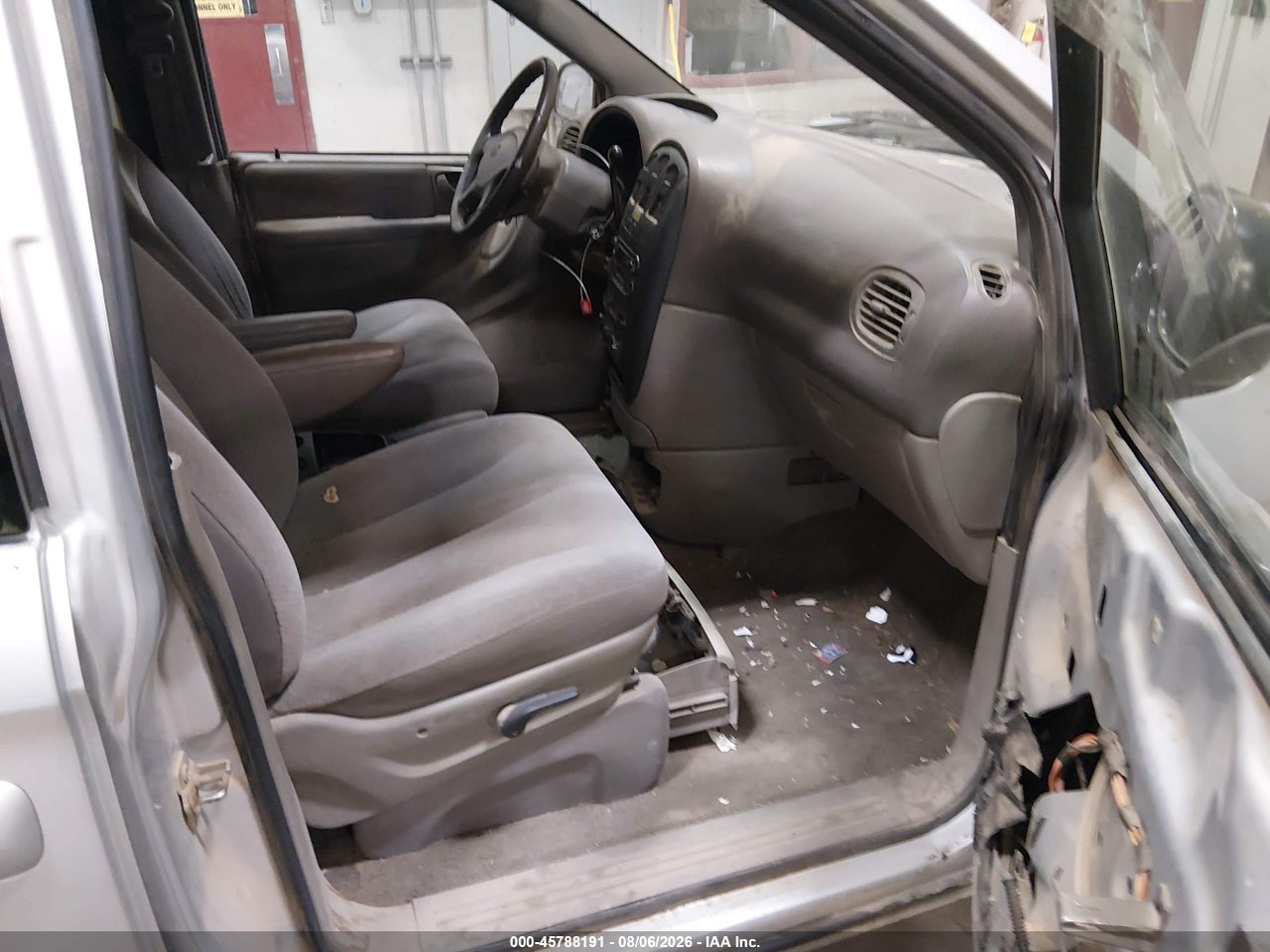 2003 DODGE GRAND CARAVAN SPORT · 5/11