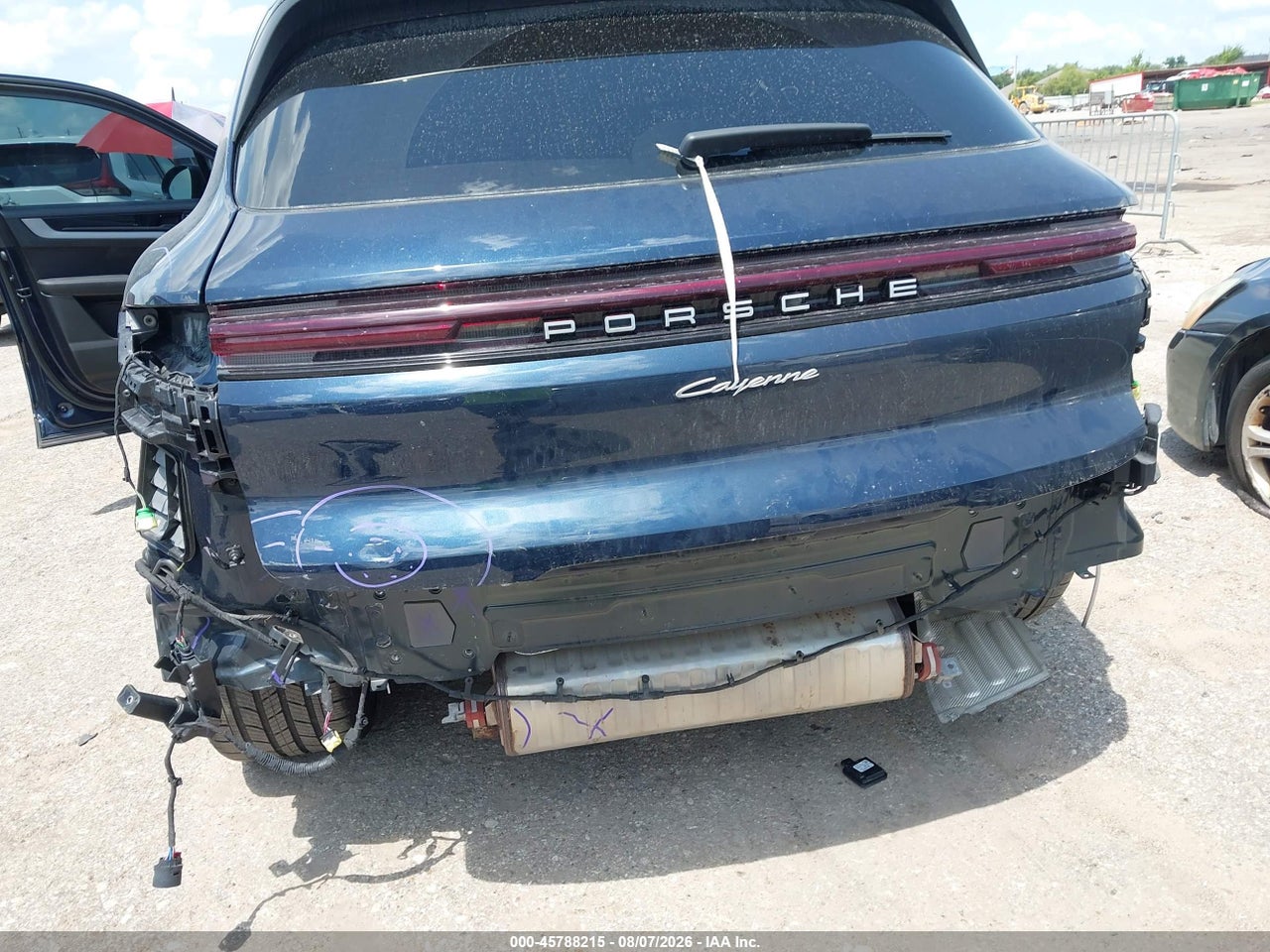 2024 PORSCHE CAYENNE · 6/11