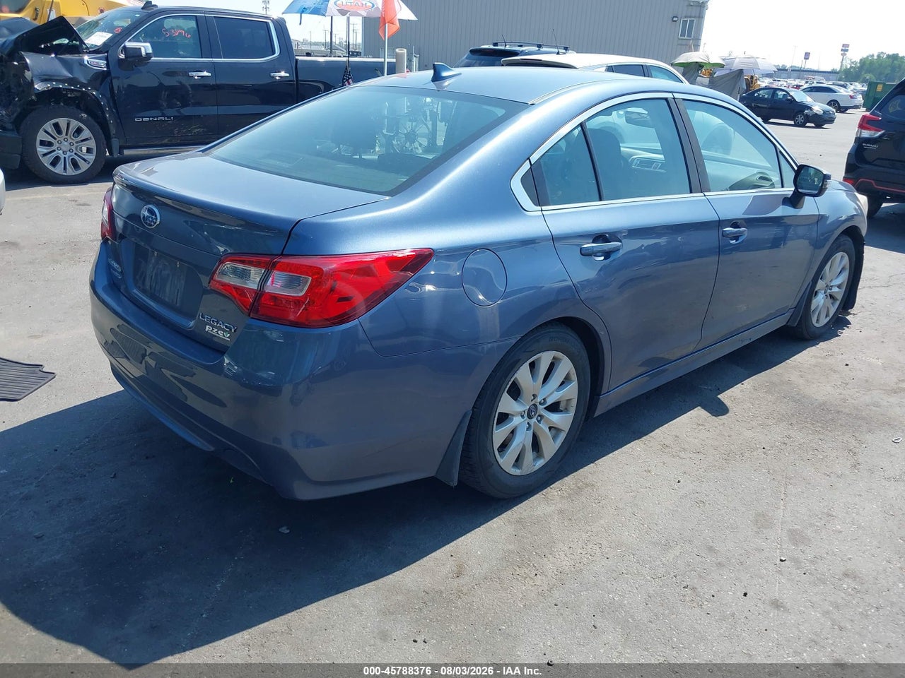 2017 SUBARU LEGACY 2.5I PREMIUM · 4/10