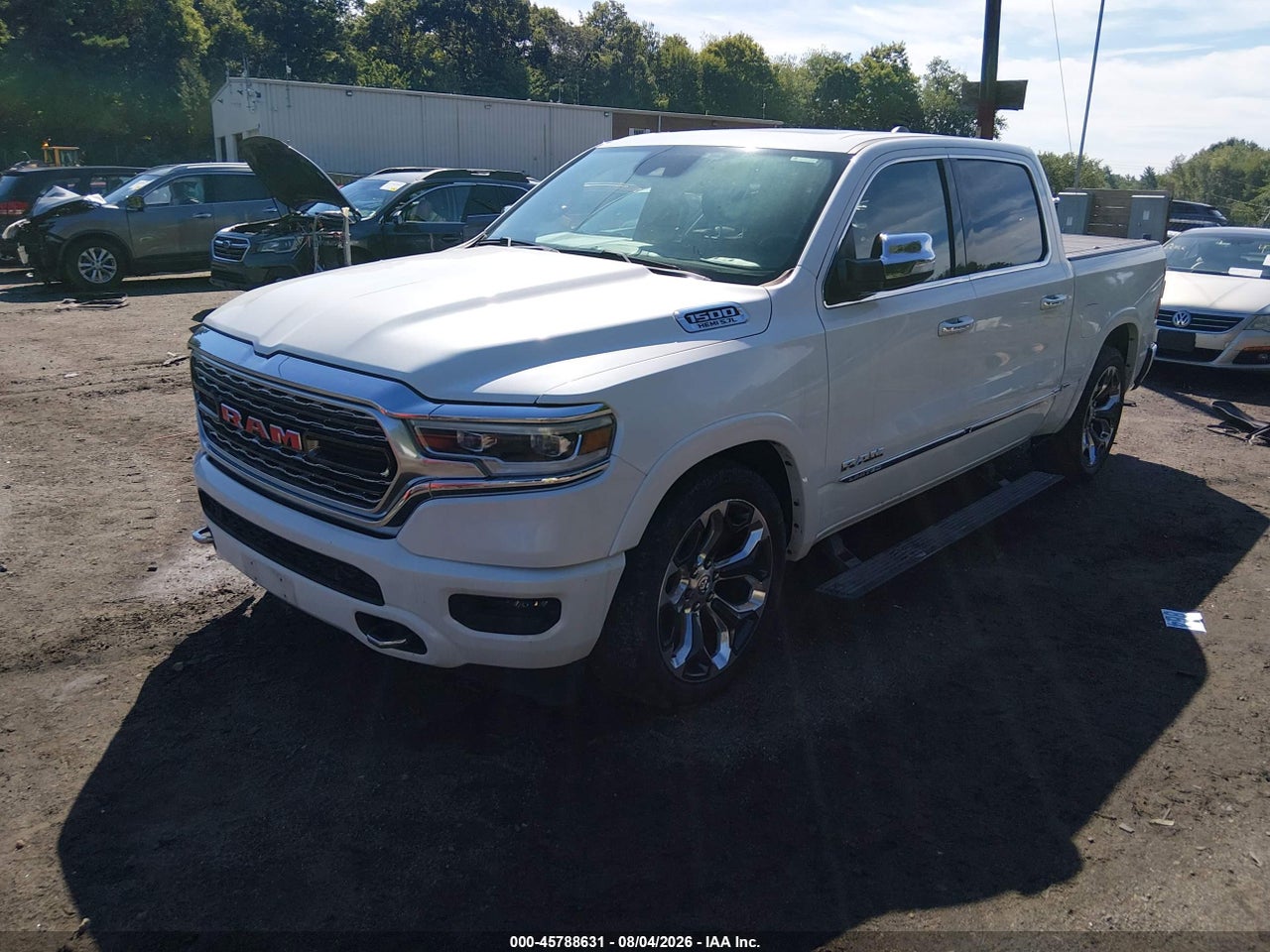 2019 RAM 1500 LIMITED  4X4 5'7 BOX · 2/8