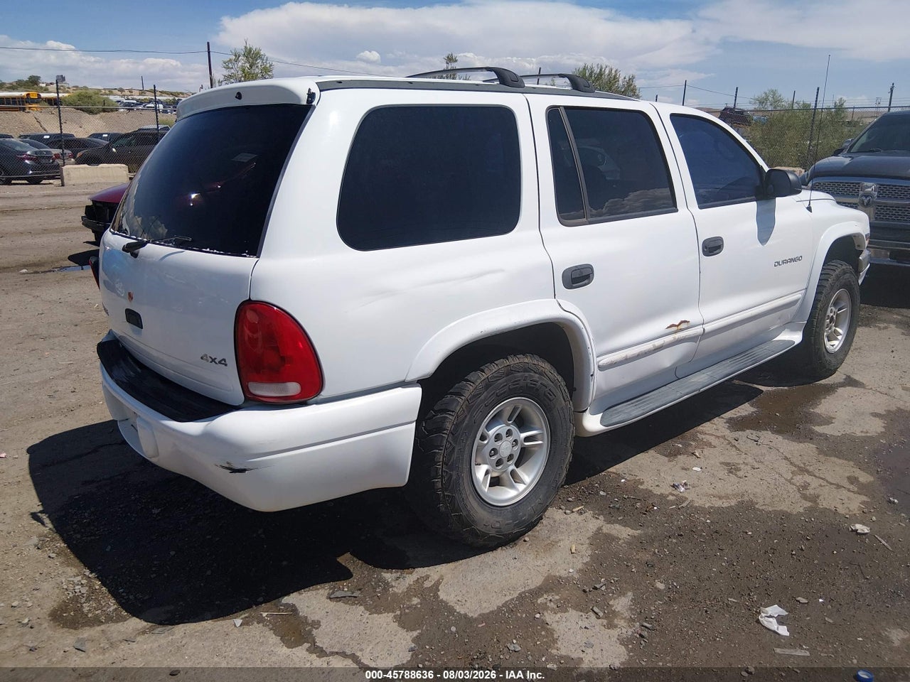 2000 DODGE DURANGO   · 4/10