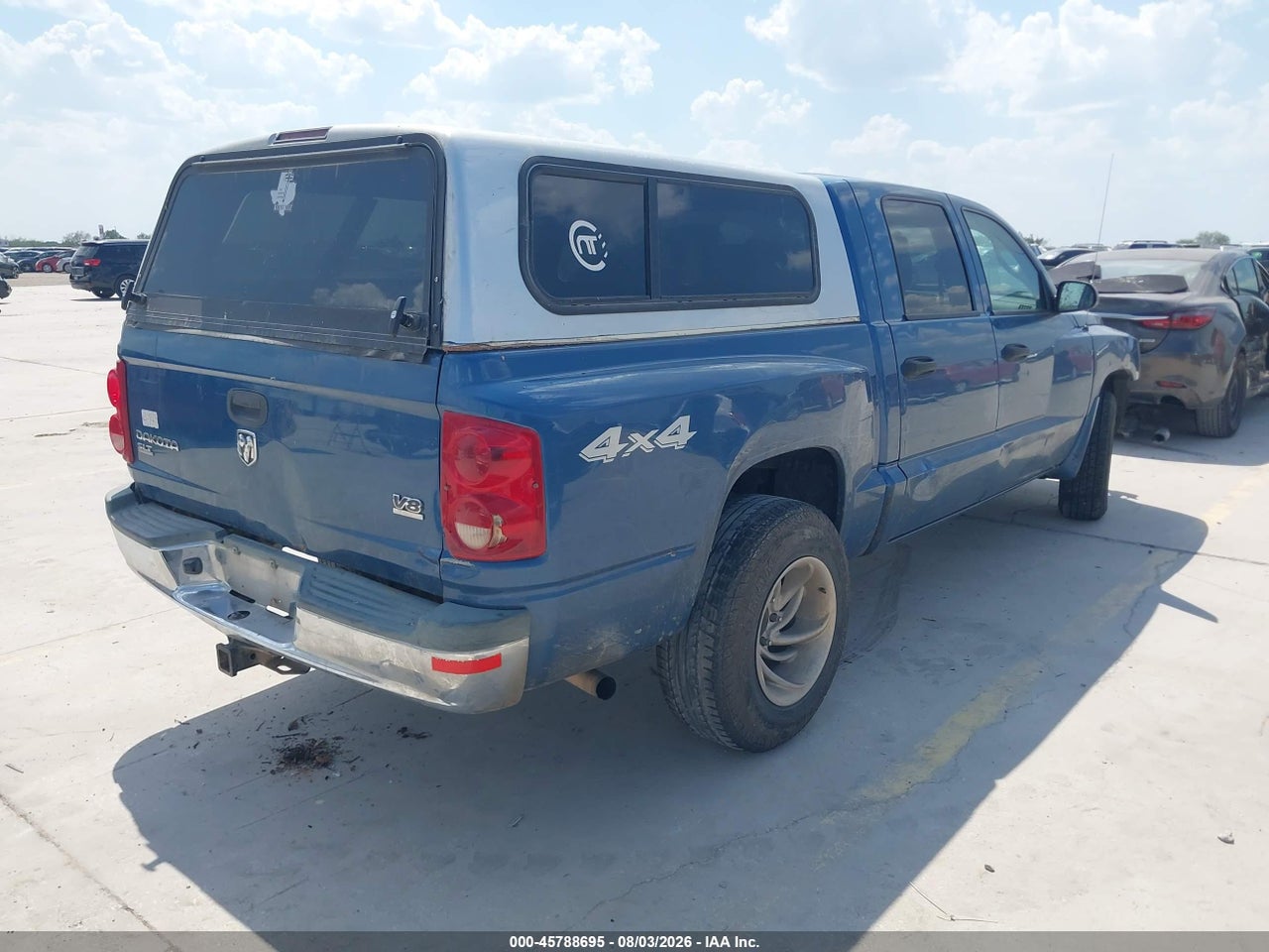 2005 DODGE DAKOTA SLT · 4/10