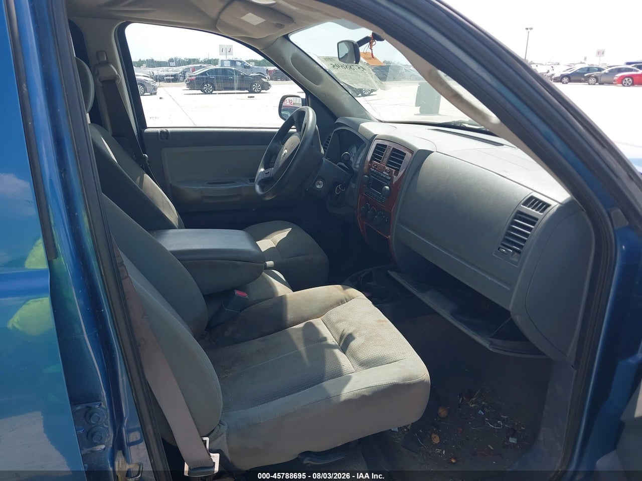 2005 DODGE DAKOTA SLT · 5/10