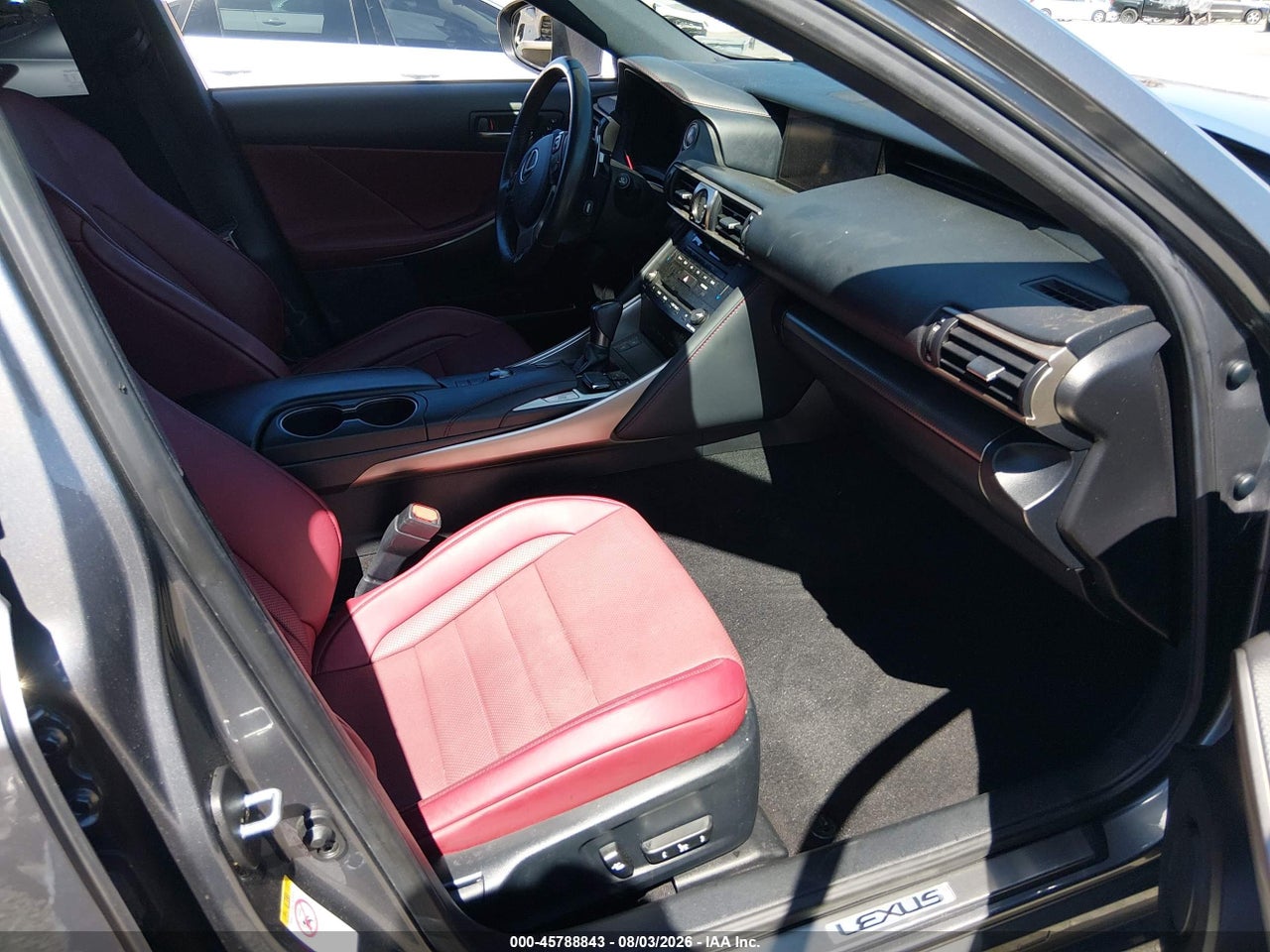 2018 LEXUS IS 300 · 5/11