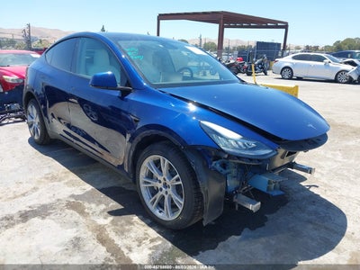 7SAYGDEE9NF****** · 2022 TESLA MODEL Y LONG RANGE DUAL MOTOR ALL-WHEEL DRIVE