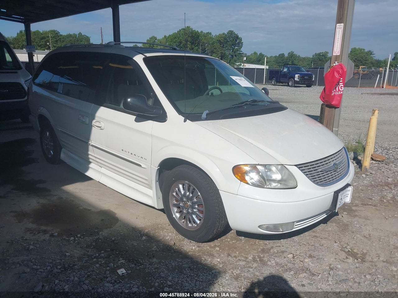 2C8GP64LX2R****** · 2002 CHRYSLER TOWN &amp; COUNTRY LIMITED