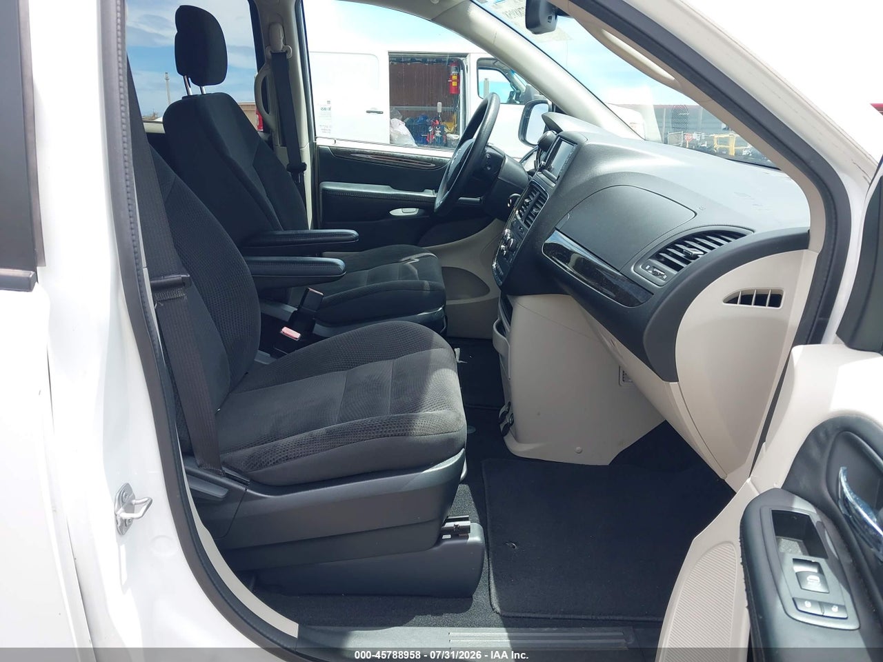 2018 DODGE GRAND CARAVAN SE · 5/11