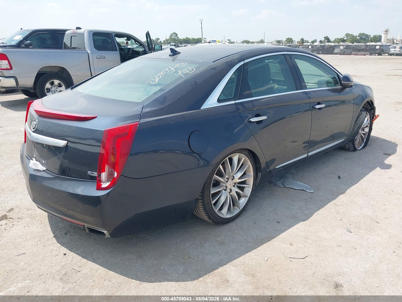 2013 CADILLAC XTS PLATINUM · 4/11