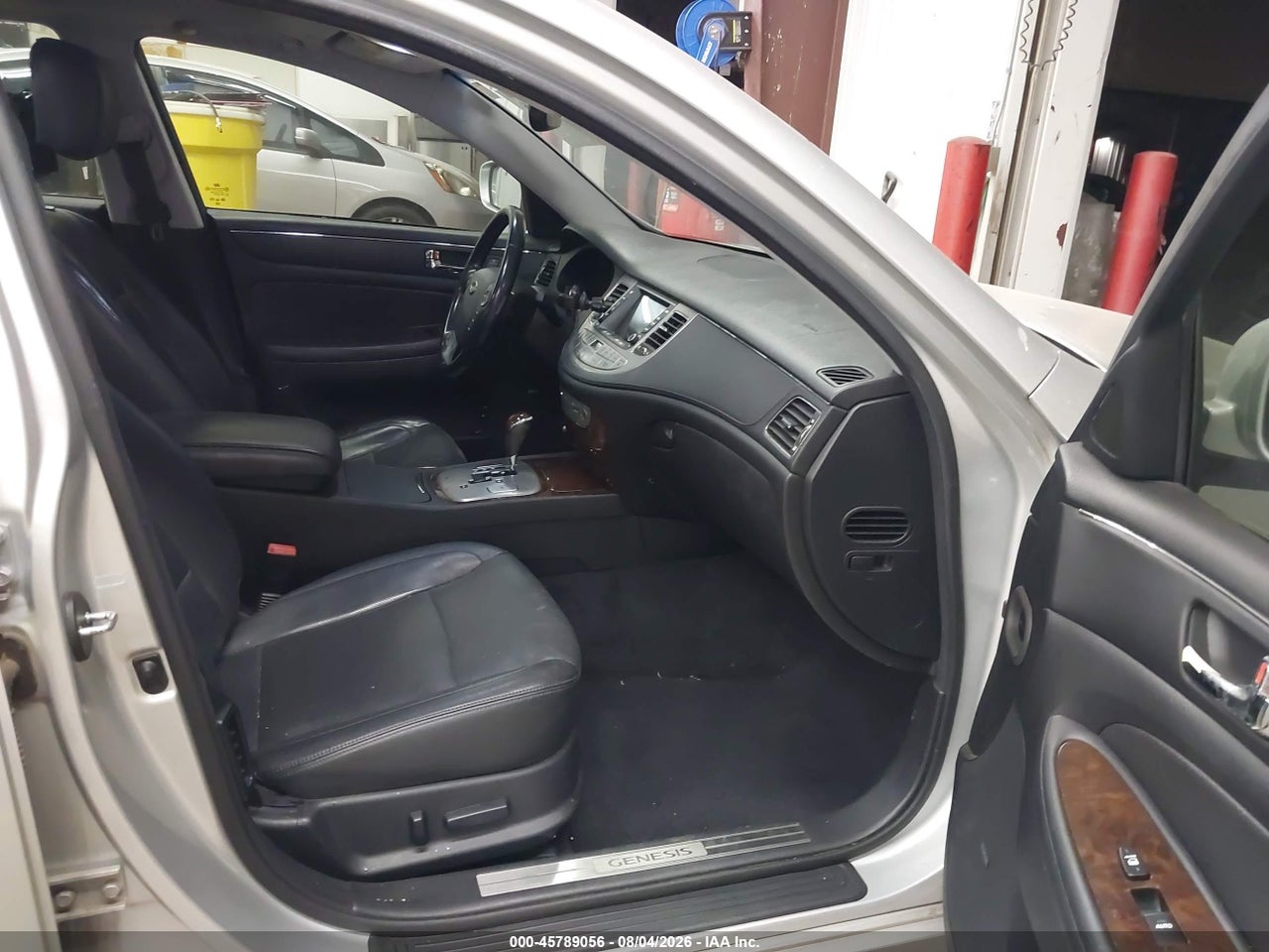 2011 HYUNDAI GENESIS 3.8 · 5/11