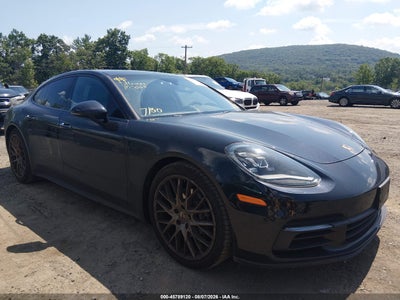2017 PORSCHE PANAMERA 4