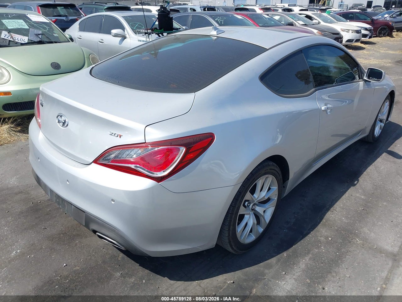 2014 HYUNDAI GENESIS 2.0T PREMIUM · 4/11