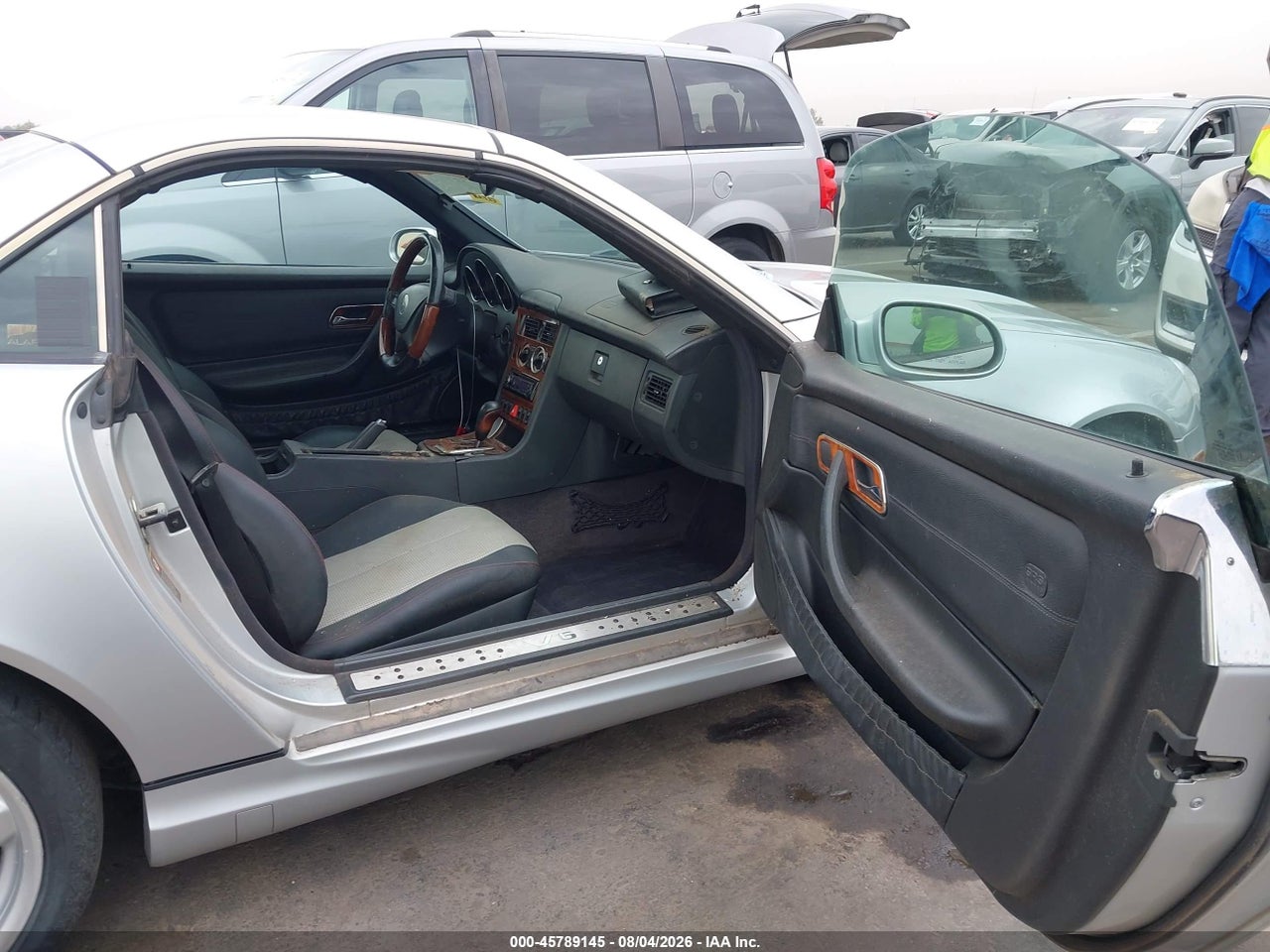 2001 MERCEDES-BENZ SLK 320 · 5/11